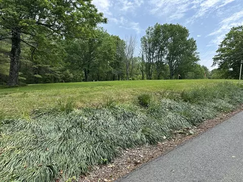 3 Weaver Farm Rd, Rutland, MA 01543