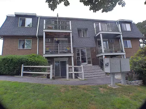 145 Essex Ave #604, Gloucester, MA 01930