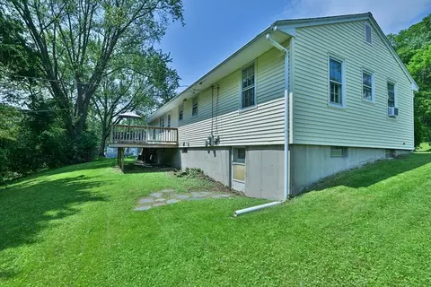 Exterior - 27 Pine Tree Dr, Worcester, MA 01609 photo 3 of 7