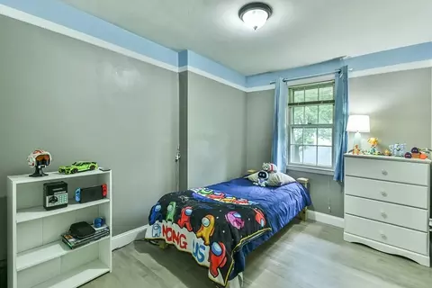 Bedroom - 27 Pine Tree Dr, Worcester, MA 01609 photo 2 of 2
