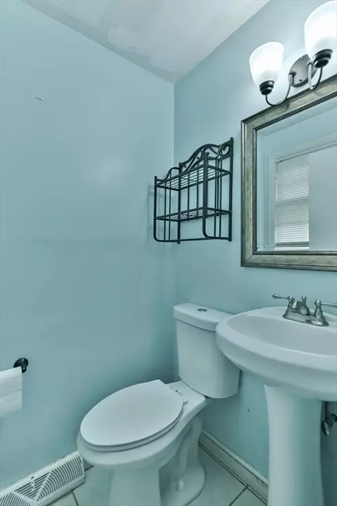 Bath - 27 Pine Tree Dr, Worcester, MA 01609 photo 1 of 2