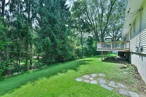 Exterior - 27 Pine Tree Dr, Worcester, MA 01609 photo 4 of 7