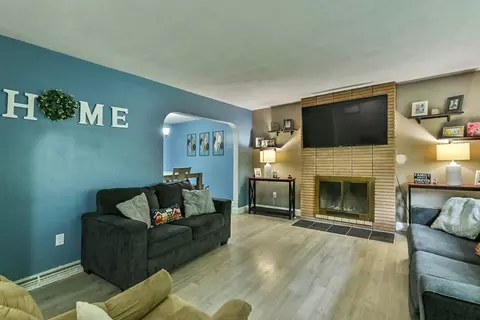 Living - 27 Pine Tree Dr, Worcester, MA 01609 photo 2 of 3