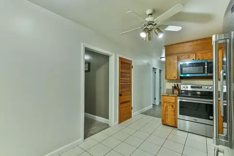 Entry Way - 27 Pine Tree Dr, Worcester, MA 01609 photo 1 of 1