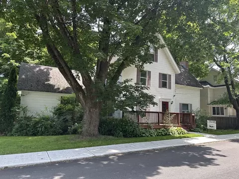 110 School St, Warren, MA 01083