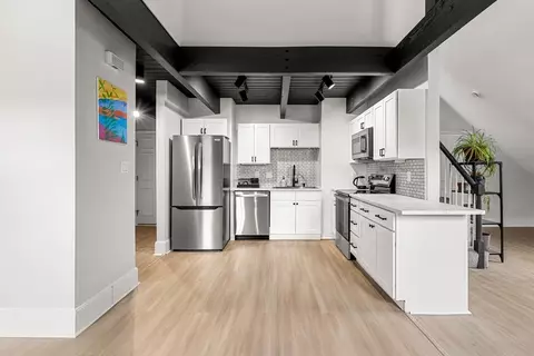 256 Lafayette St #3, Salem, MA 01970