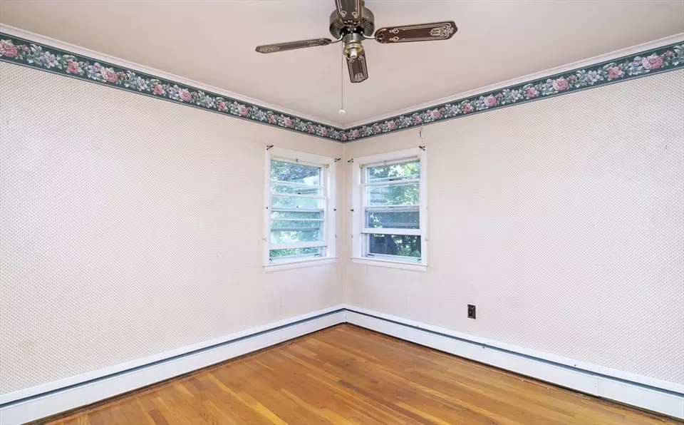 Bedroom - 49 Farmfield St, Fairhaven, MA 02719 photo 2 of 6