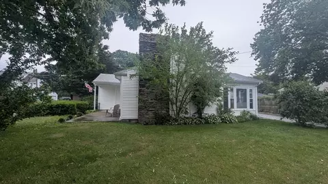 34 Coolidge St, Dartmouth, MA 02748