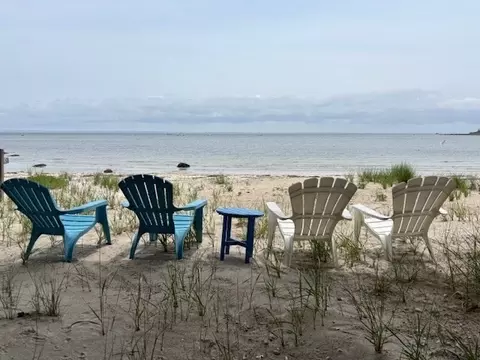 7 Cove St, Mattapoisett, MA 02739