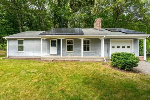 29 Picard Cir, Easthampton, MA 01027 photo 2