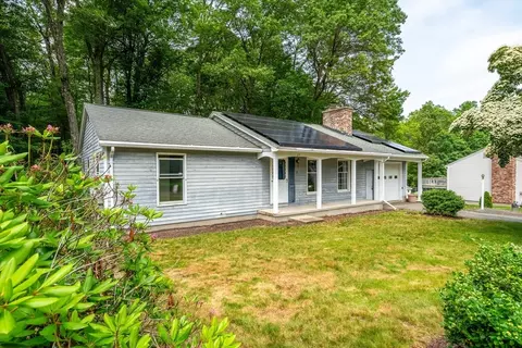 29 Picard Cir, Easthampton, MA 01027 photo 3