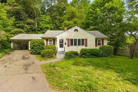 28 Maple Cir, Randolph, MA 02368