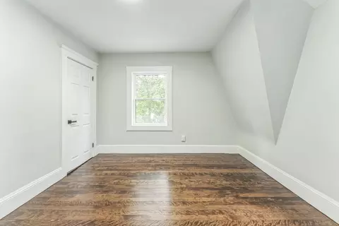 Bedroom - 5 Winthrop Ave, Marblehead, MA 01945 photo 3 of 5