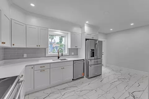 Kitchen - 5 Winthrop Ave, Marblehead, MA 01945 photo 4 of 4