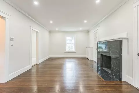 Living - 5 Winthrop Ave, Marblehead, MA 01945 photo 3 of 5