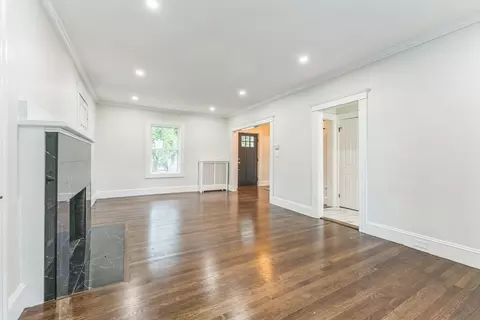 Living - 5 Winthrop Ave, Marblehead, MA 01945 photo 4 of 5