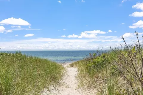 50 Nemasket Rd, Falmouth, MA 02540