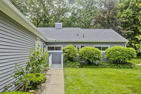 83 Horseshoe Dr #83, Chicopee, MA 01022