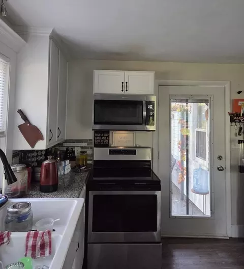 28 Hartley St, Springfield, MA 01104 photo 4