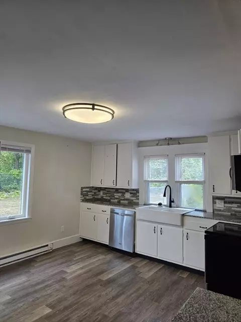 28 Hartley St, Springfield, MA 01104 photo 14
