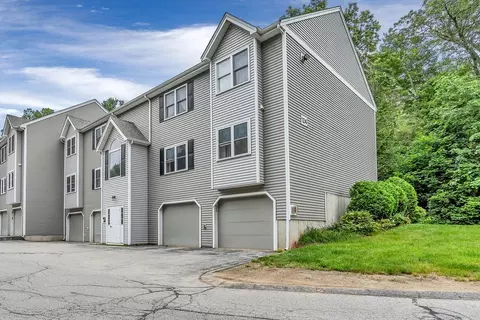 124 Tennis Plaza Rd #2, Dracut, MA 01826
