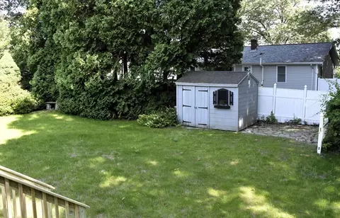21 Raleigh Rd, Webster, MA 01570 photo 6