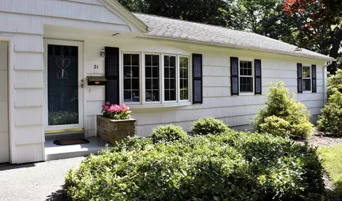 21 Raleigh Rd, Webster, MA 01570 photo 3