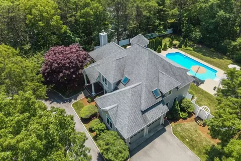 335 Falmouth Woods Rd, Falmouth, MA 02536