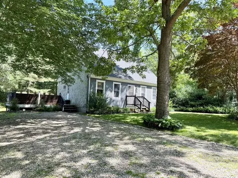 18 Staysail Cir, Marstons Mills, MA 02648