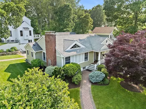 141 Cornell St, Newton, MA 02462