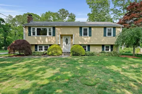 1102 State Rd, Plymouth, MA 02360