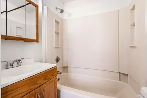 Bath - 11 Unity St #4, Boston, MA 02113 photo 1 of 1
