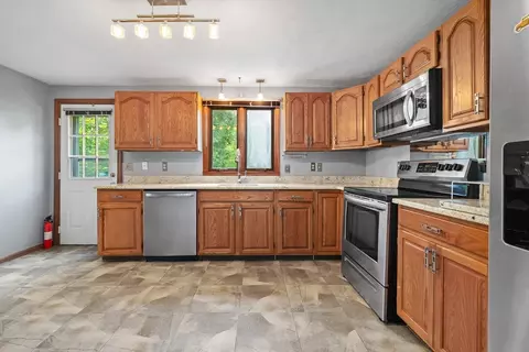 18 Bismark St, Dedham, MA 02026 photo 10