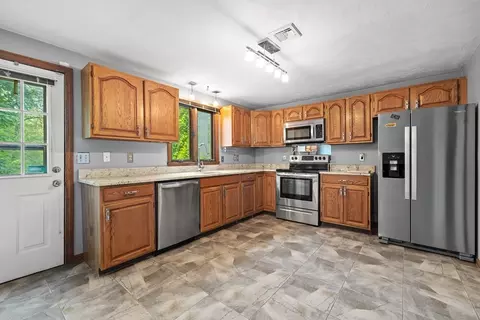 18 Bismark St, Dedham, MA 02026 photo 9
