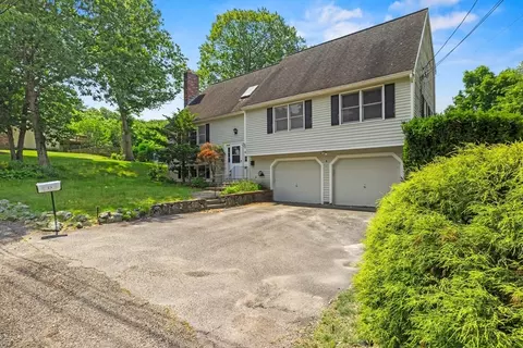 18 Bismark St, Dedham, MA 02026
