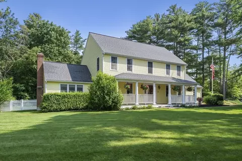 21 Hill Farm Rd, Pembroke, MA 02359