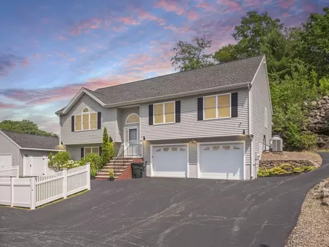 2 Gedney Dr, Peabody, MA 01960