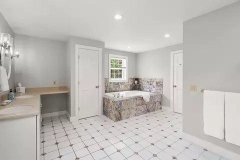 Bath - 5 Brigham Rd, Paxton, MA 01612 photo 2 of 3