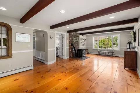 Entry Way - 5 Brigham Rd, Paxton, MA 01612 photo 3 of 8