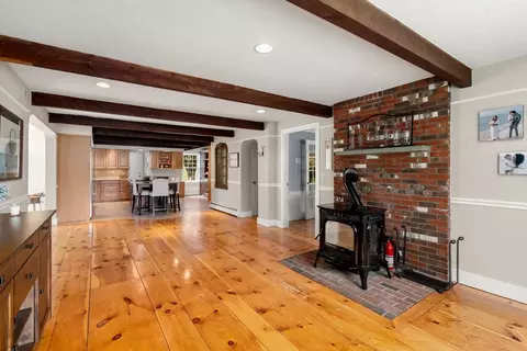 Entry Way - 5 Brigham Rd, Paxton, MA 01612 photo 4 of 8