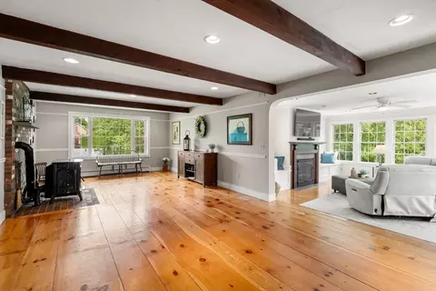 Entry Way - 5 Brigham Rd, Paxton, MA 01612 photo 5 of 8