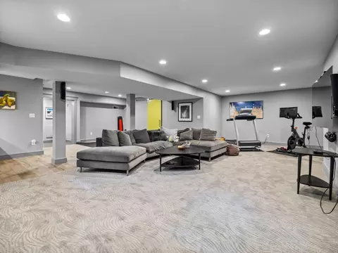 90 Burr Dr, Needham, MA 02492 photo 33