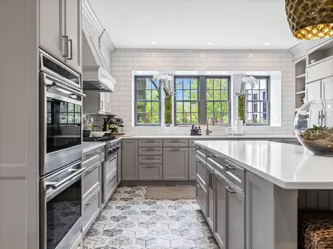 90 Burr Dr, Needham, MA 02492 photo 5
