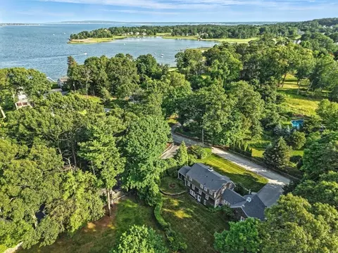 14 Wadsworth Ln, Duxbury, MA 02332