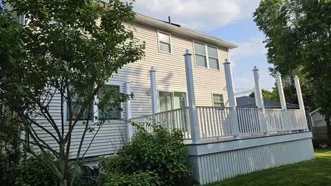 Exterior - 194 Washington St, Gloucester, MA 01930 photo 4 of 10