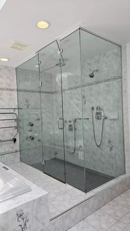 Bath - 194 Washington St, Gloucester, MA 01930 photo 2 of 3