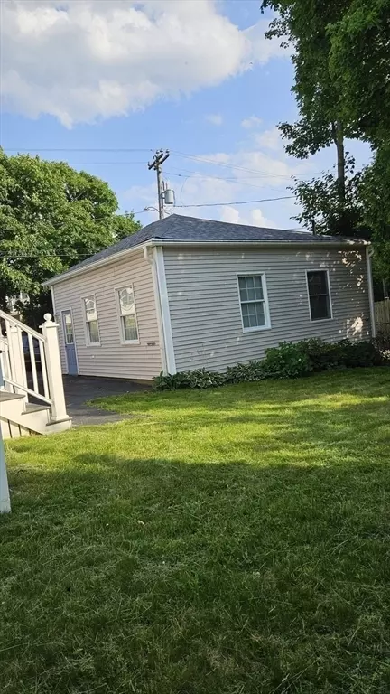 Exterior - 194 Washington St, Gloucester, MA 01930 photo 8 of 10