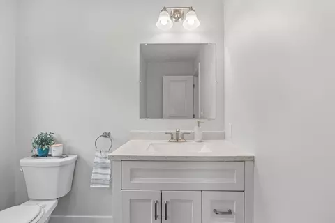 17 Upland Rd, Lynn, MA 01902 photo 16