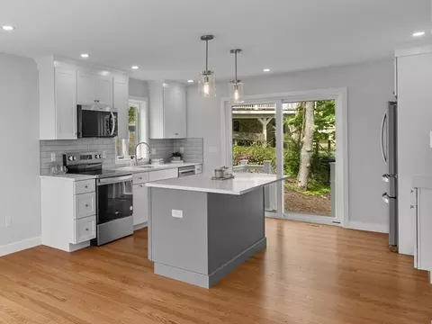 17 Upland Rd, Lynn, MA 01902 photo 8