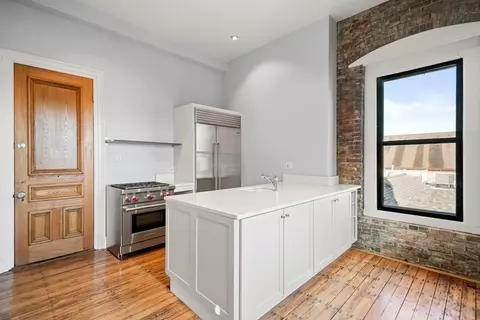 330 E St #5, Boston, MA 02127